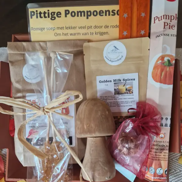 Herfstpakket met bruine paddenstoel ingezoomd
